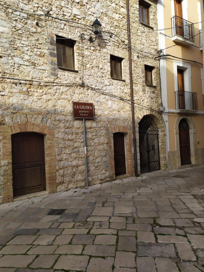 Casa Flora Fondi Centro Storico Leilighet Eksteriør bilde